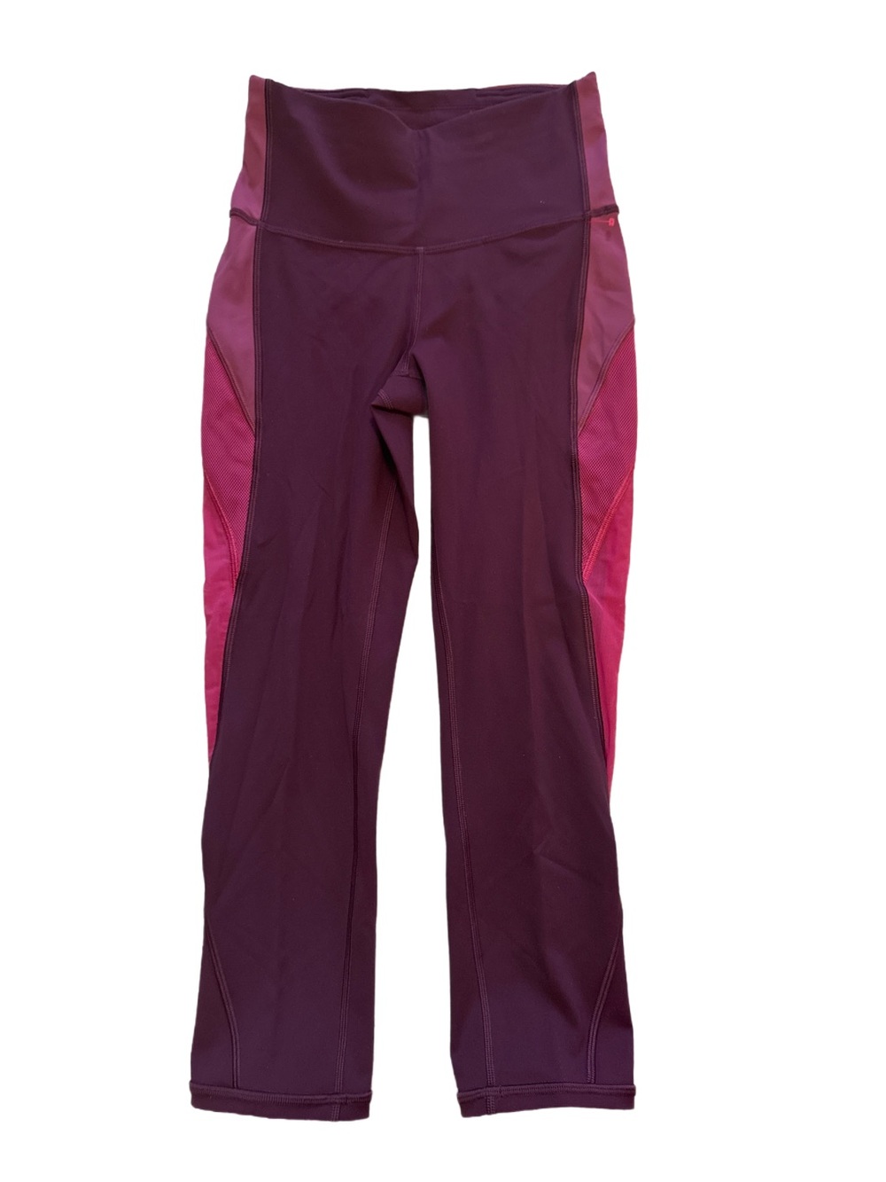 Lululemon cropped legging with mesh side paneling size 4